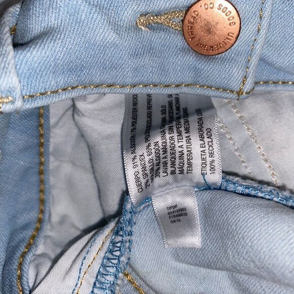 Universal Threads Juniors Size 8/29 Light High Rise Jean Shorts - Picture 6 of 7